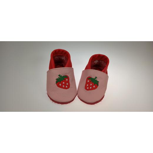Lederpuschen Motiv Erdbeere gestickt