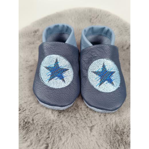 Lederpuschen Stern im Kreis gestickt