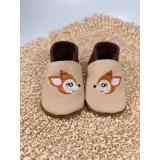 Lederpuschen Rehkopf gestickt Lederpuschen Rehkopf gestickt